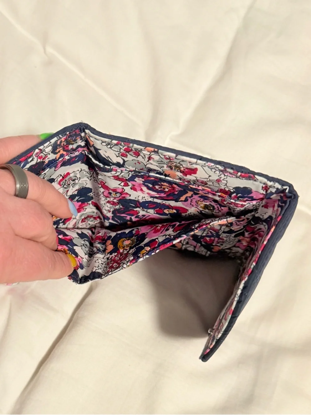 Vera Bradley Trifold Quilted Compact Navy Women's Wallet! NWOT - Picture 5 of 8